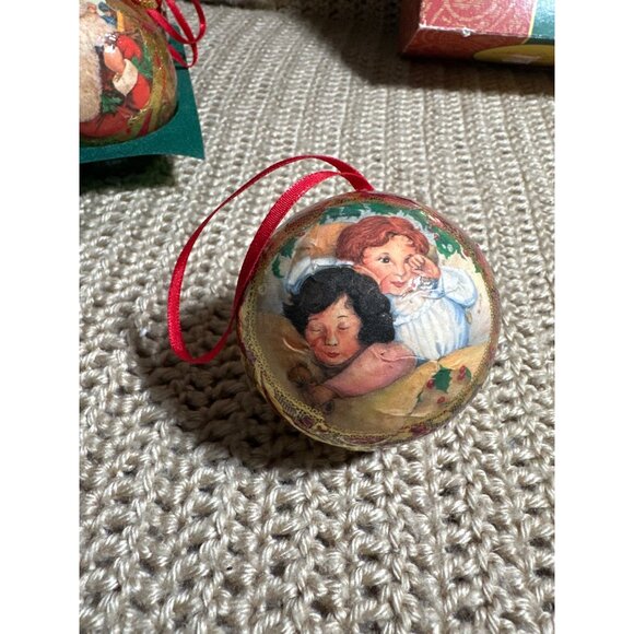 Vintage Heirloom Decoupage Santa Christmas Ornaments Set With Box - Picture 6 of 9